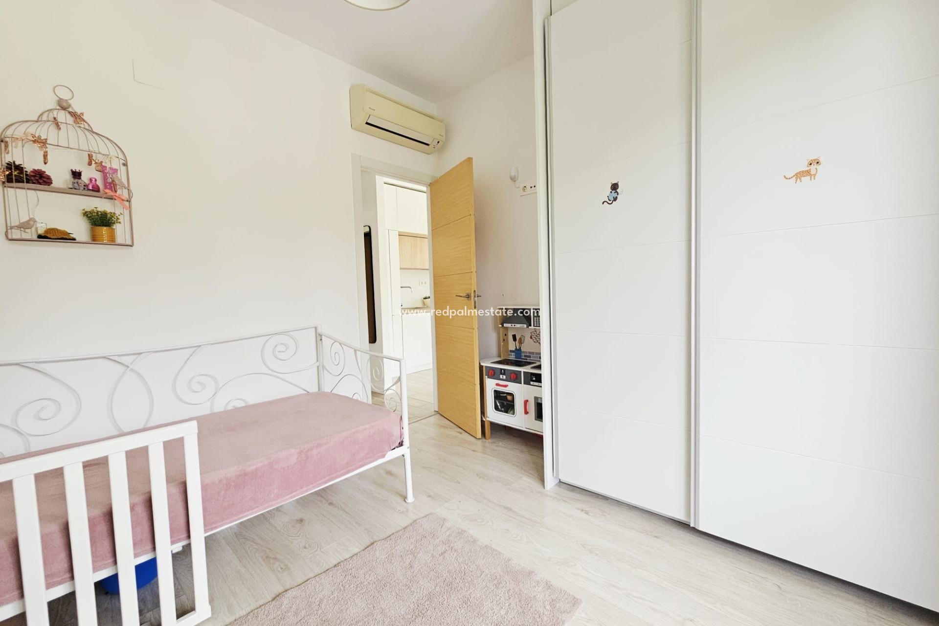 Resale - Villa -
Orihuela Costa - La Regia