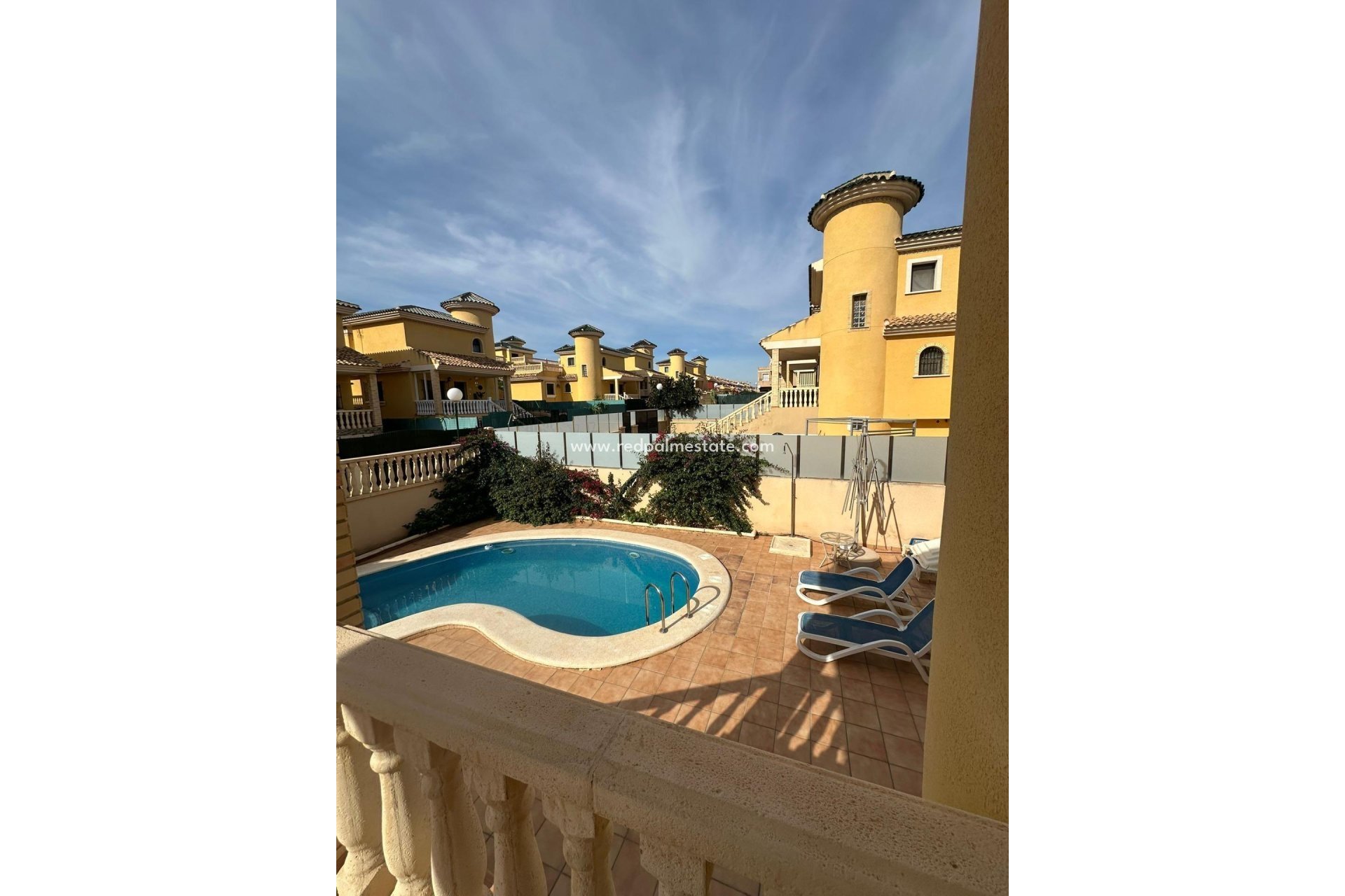 Resale - Villa -
Orihuela Costa - La Regia