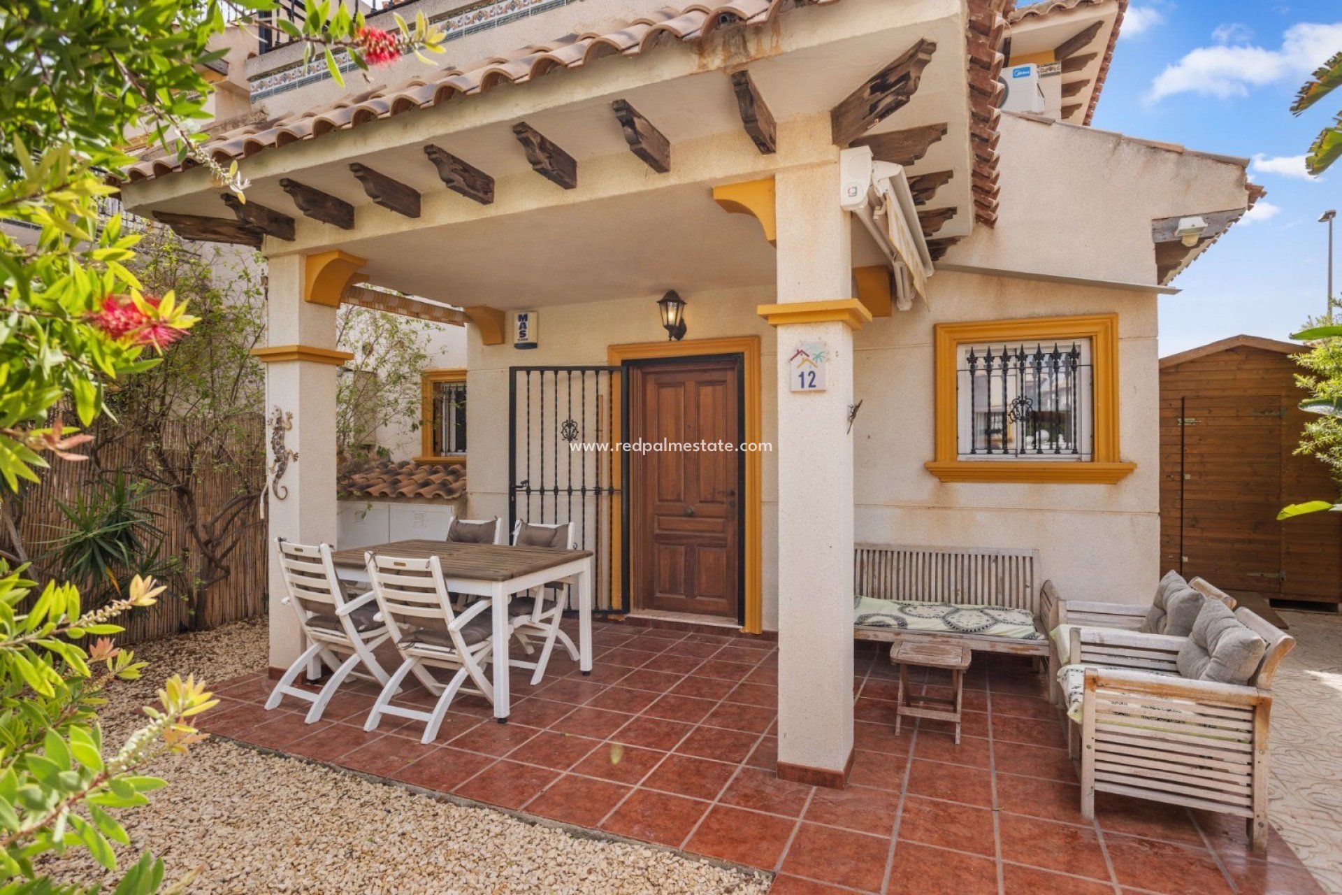 Resale - Villa -
Orihuela Costa - La Regia