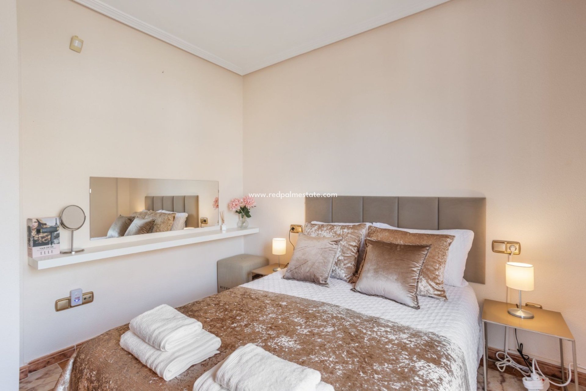Resale - Villa -
Orihuela Costa - La Regia