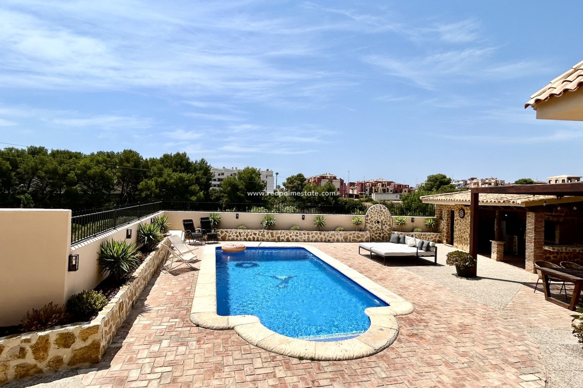 Resale - Villa -
Orihuela Costa - La Zenia