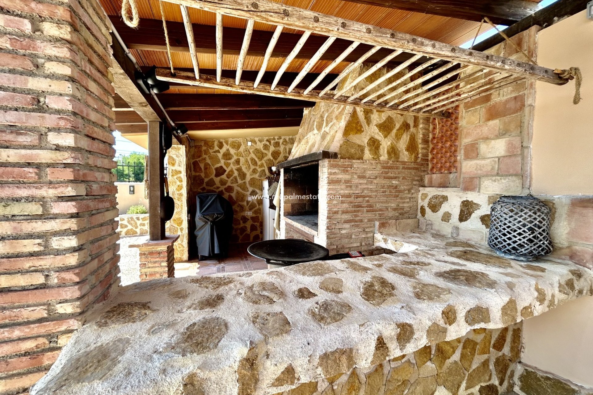 Resale - Villa -
Orihuela Costa - La Zenia
