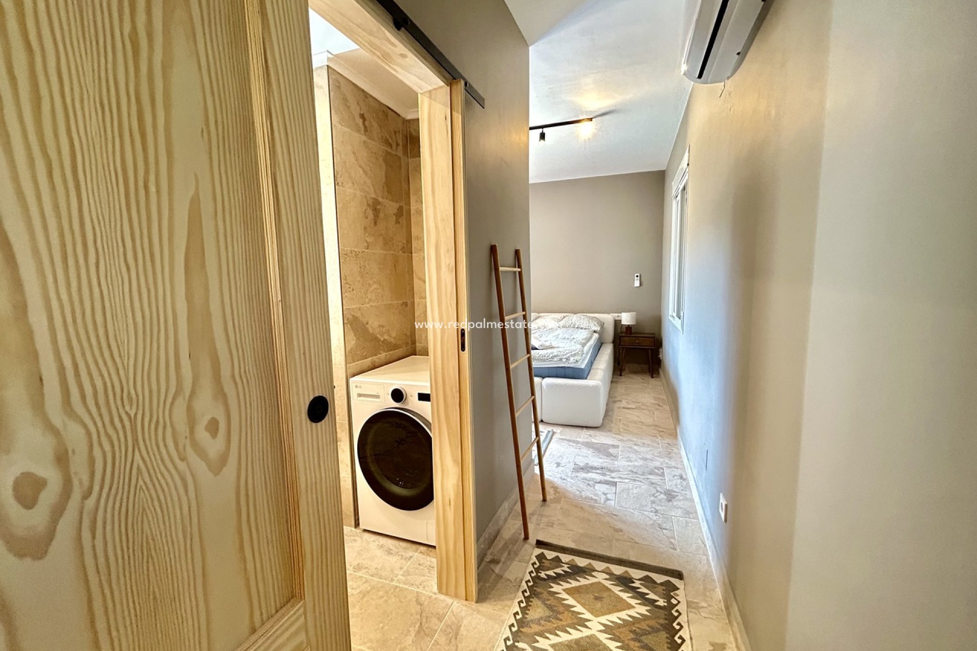 Resale - Villa -
Orihuela Costa - La Zenia