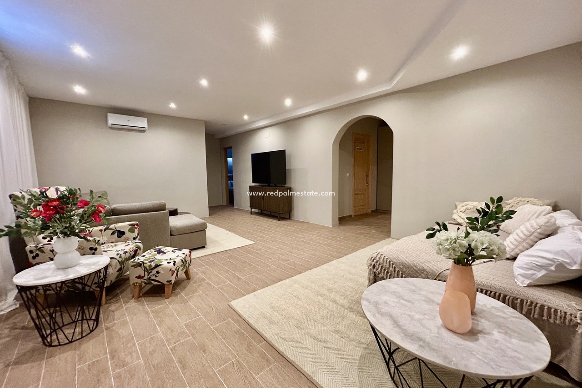 Resale - Villa -
Orihuela Costa - La Zenia