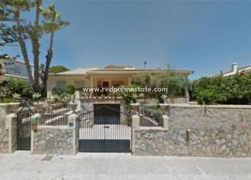 Resale - Villa -
Orihuela Costa - La Zenia