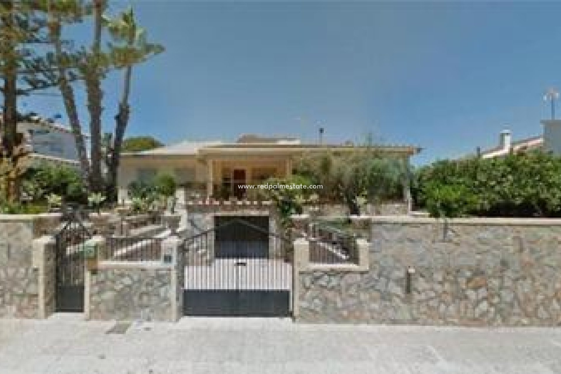 Resale - Villa -
Orihuela Costa - La Zenia