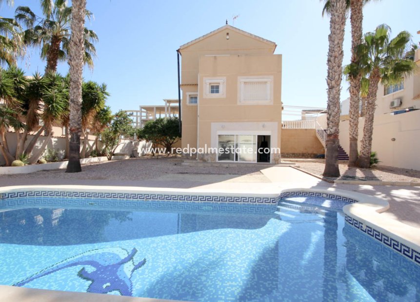 Resale - Villa -
Orihuela Costa - La Zenia