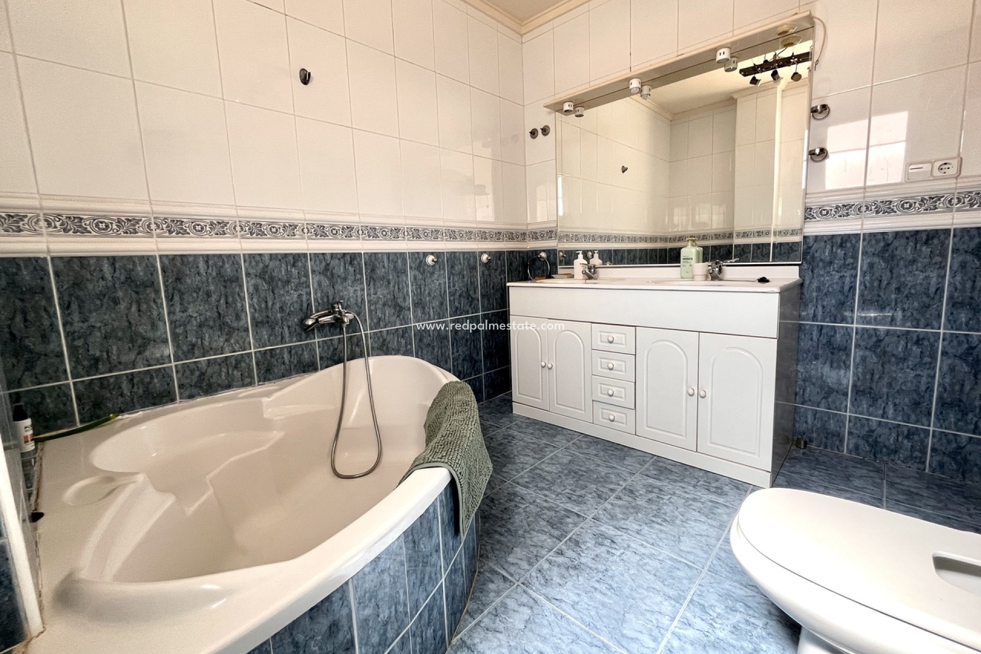 Resale - Villa -
Orihuela Costa - La Zenia