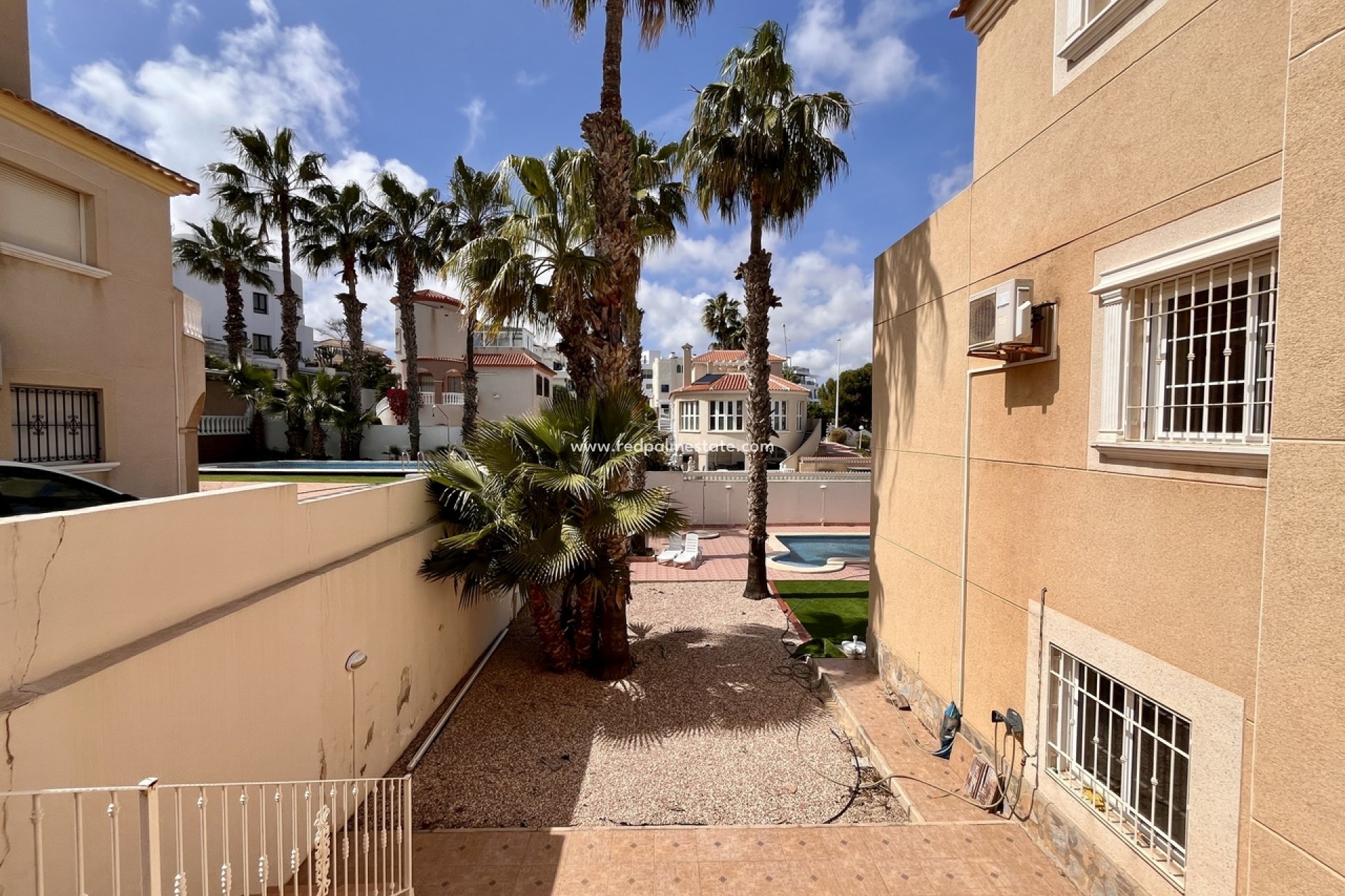 Resale - Villa -
Orihuela Costa - La Zenia