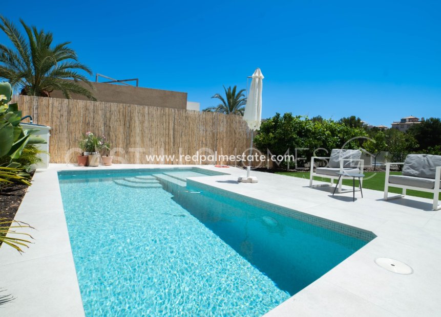 Resale - Villa -
Orihuela Costa - La Zenia