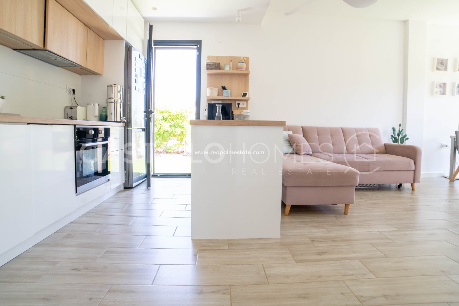 Resale - Villa -
Orihuela Costa - La Zenia