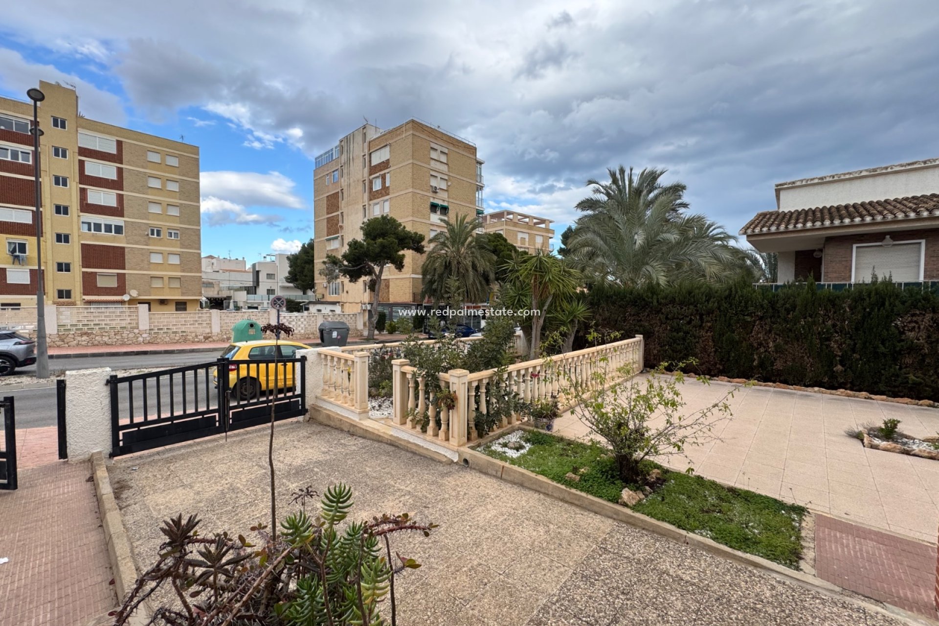 Resale - Villa -
Orihuela Costa - La Zenia
