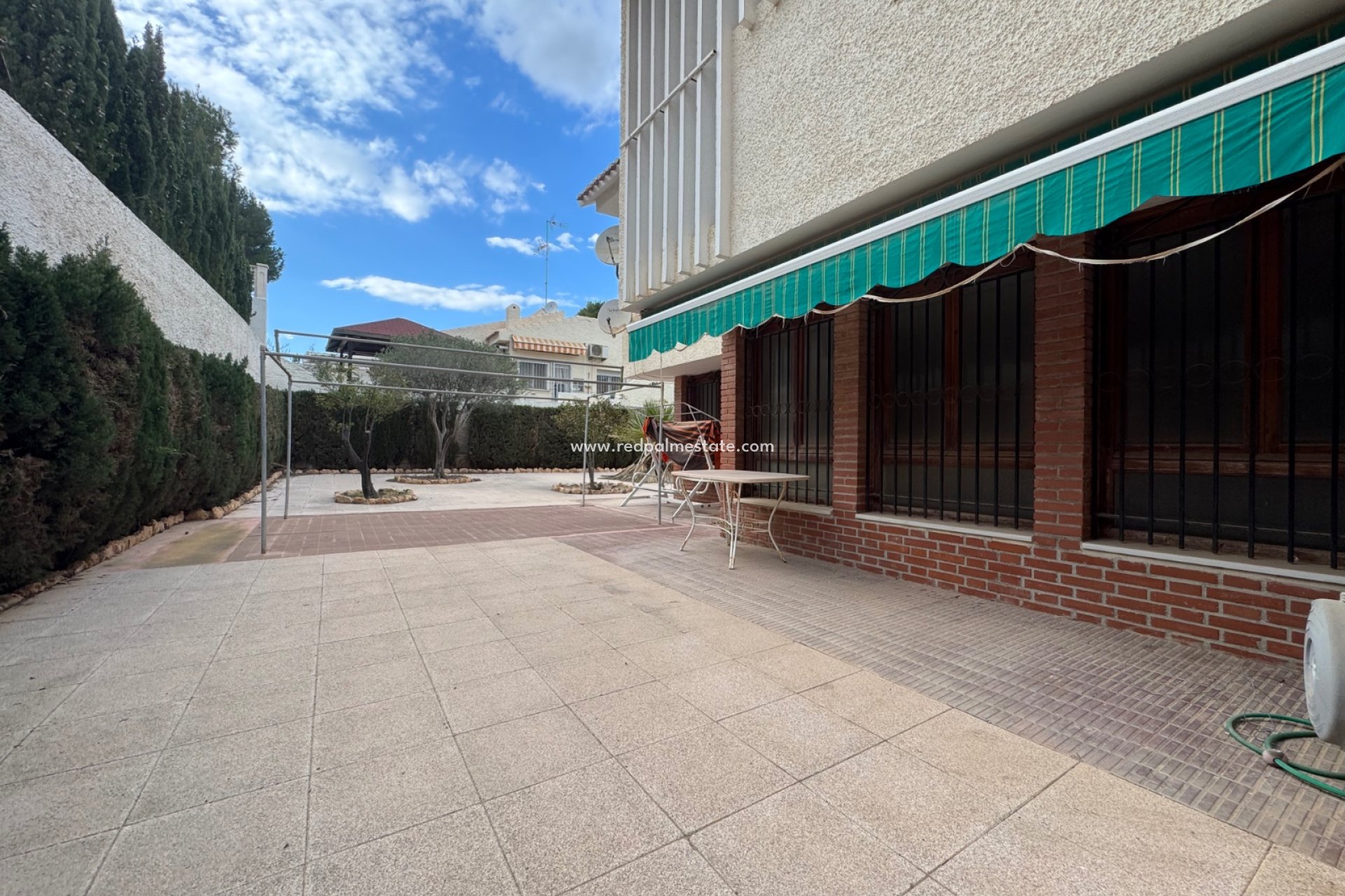 Resale - Villa -
Orihuela Costa - La Zenia