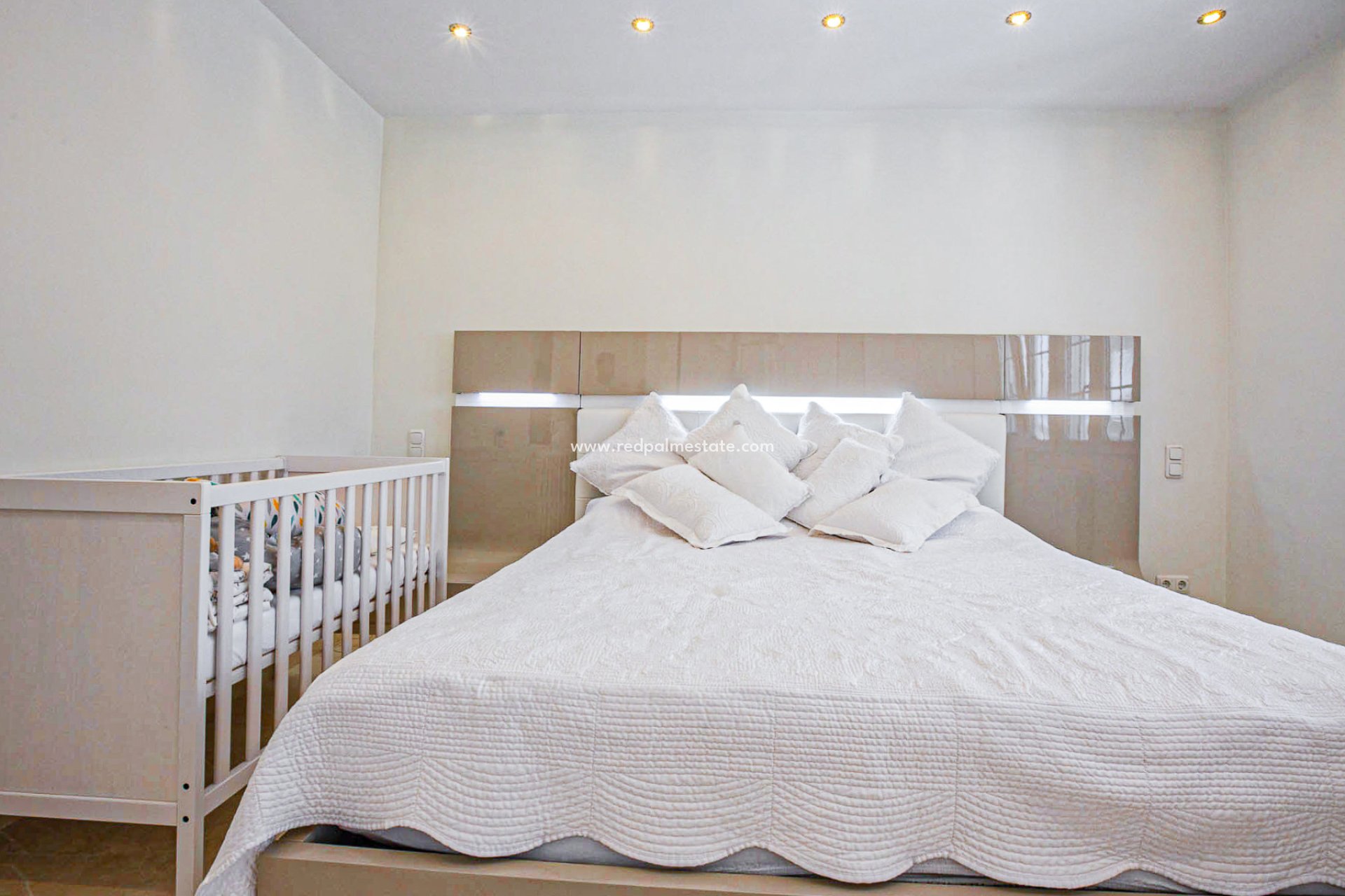 Resale - Villa -
Orihuela Costa - La Zenia