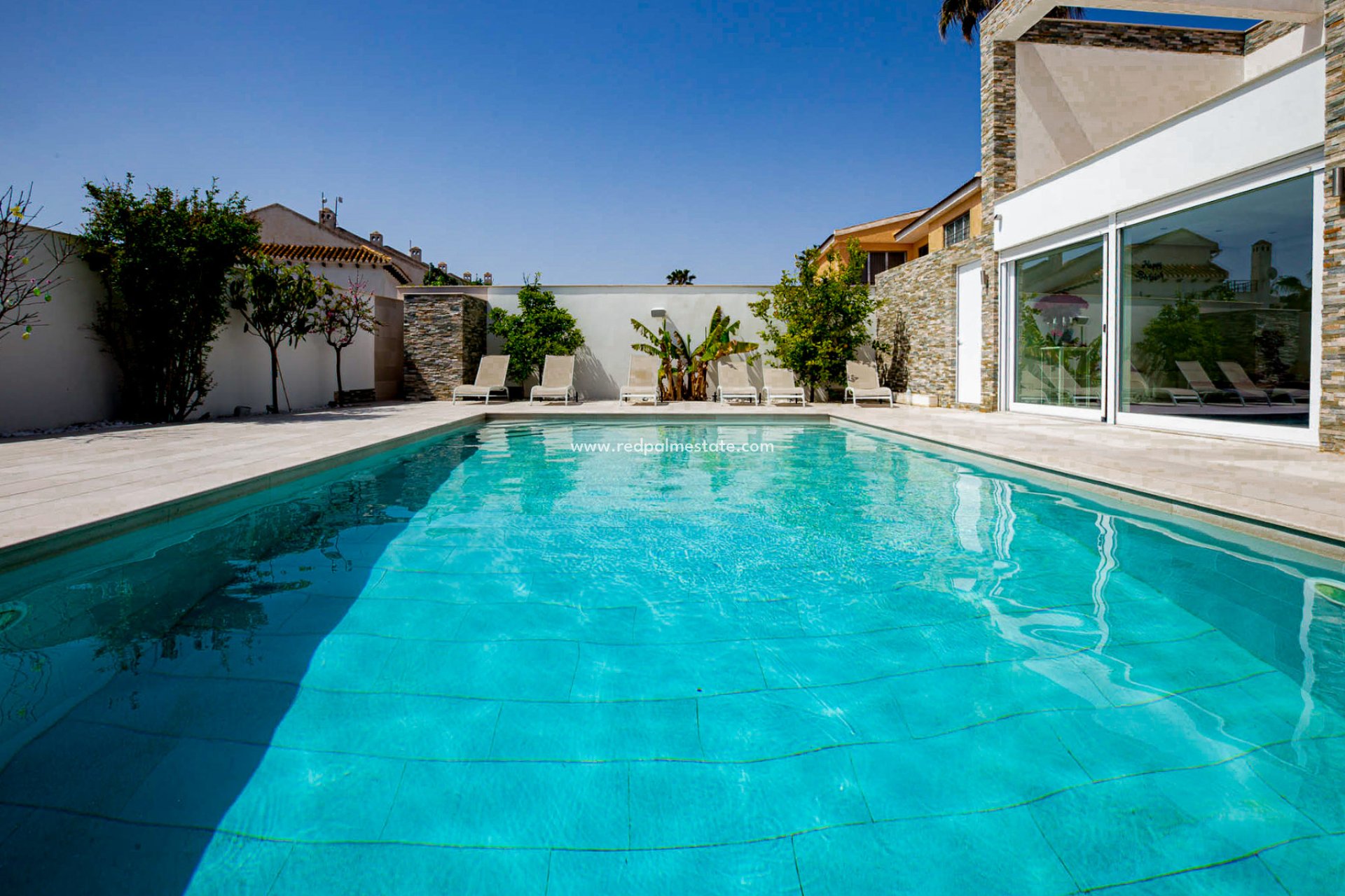 Resale - Villa -
Orihuela Costa - La Zenia