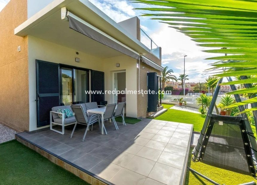 Resale - Villa -
Orihuela Costa - La Zenia