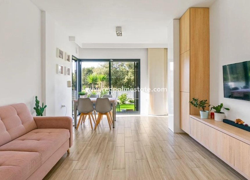 Resale - Villa -
Orihuela Costa - La Zenia