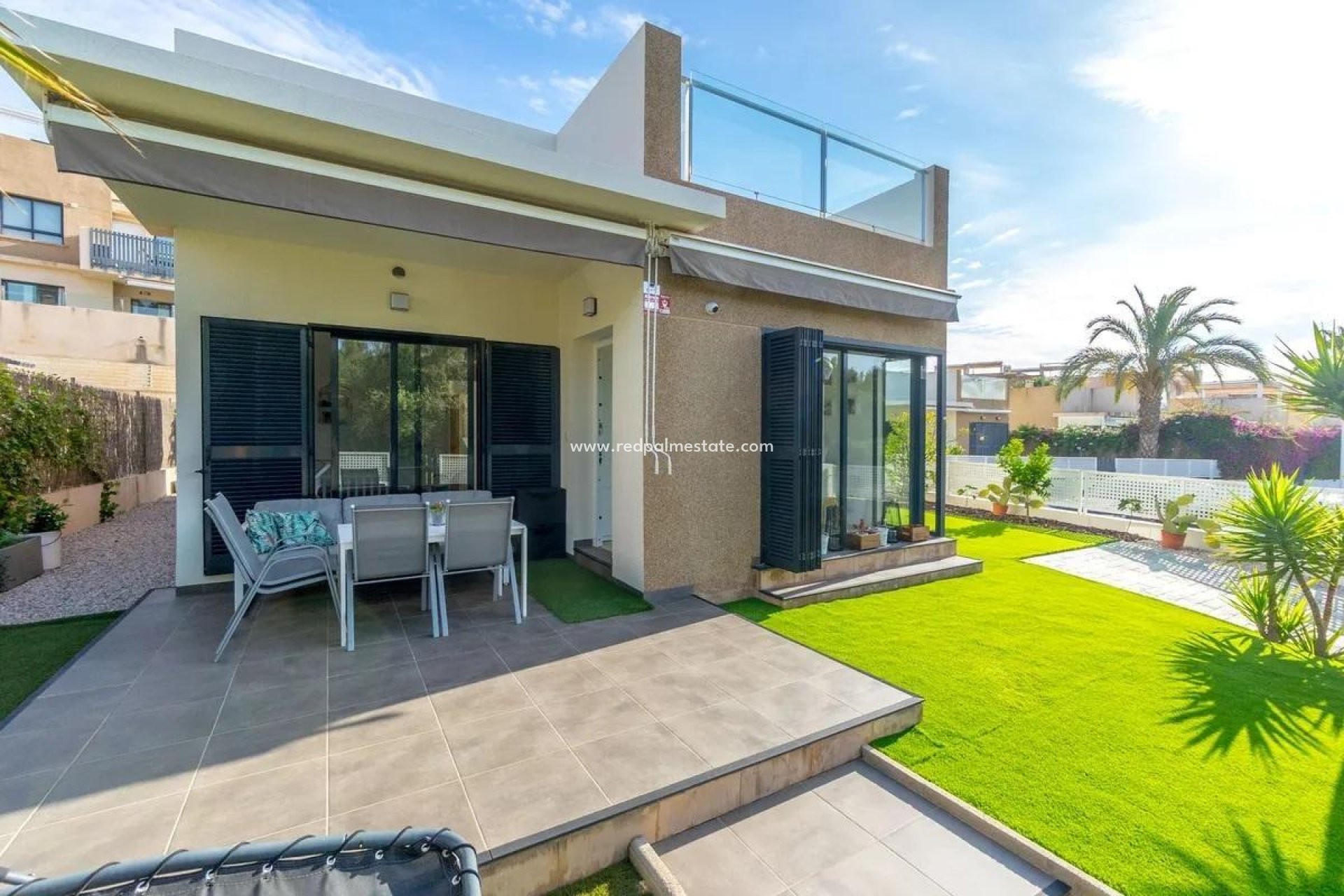 Resale - Villa -
Orihuela Costa - La Zenia