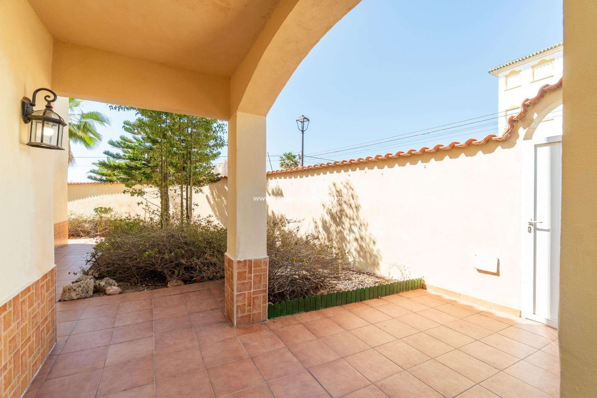 Resale - Villa -
Orihuela Costa - La Zenia