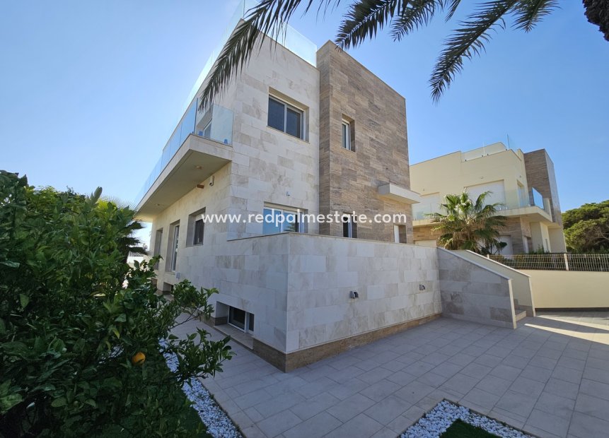 Resale - Villa -
Orihuela Costa - La Zenia