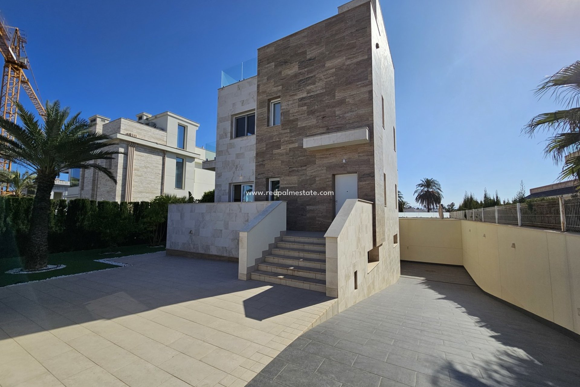 Resale - Villa -
Orihuela Costa - La Zenia
