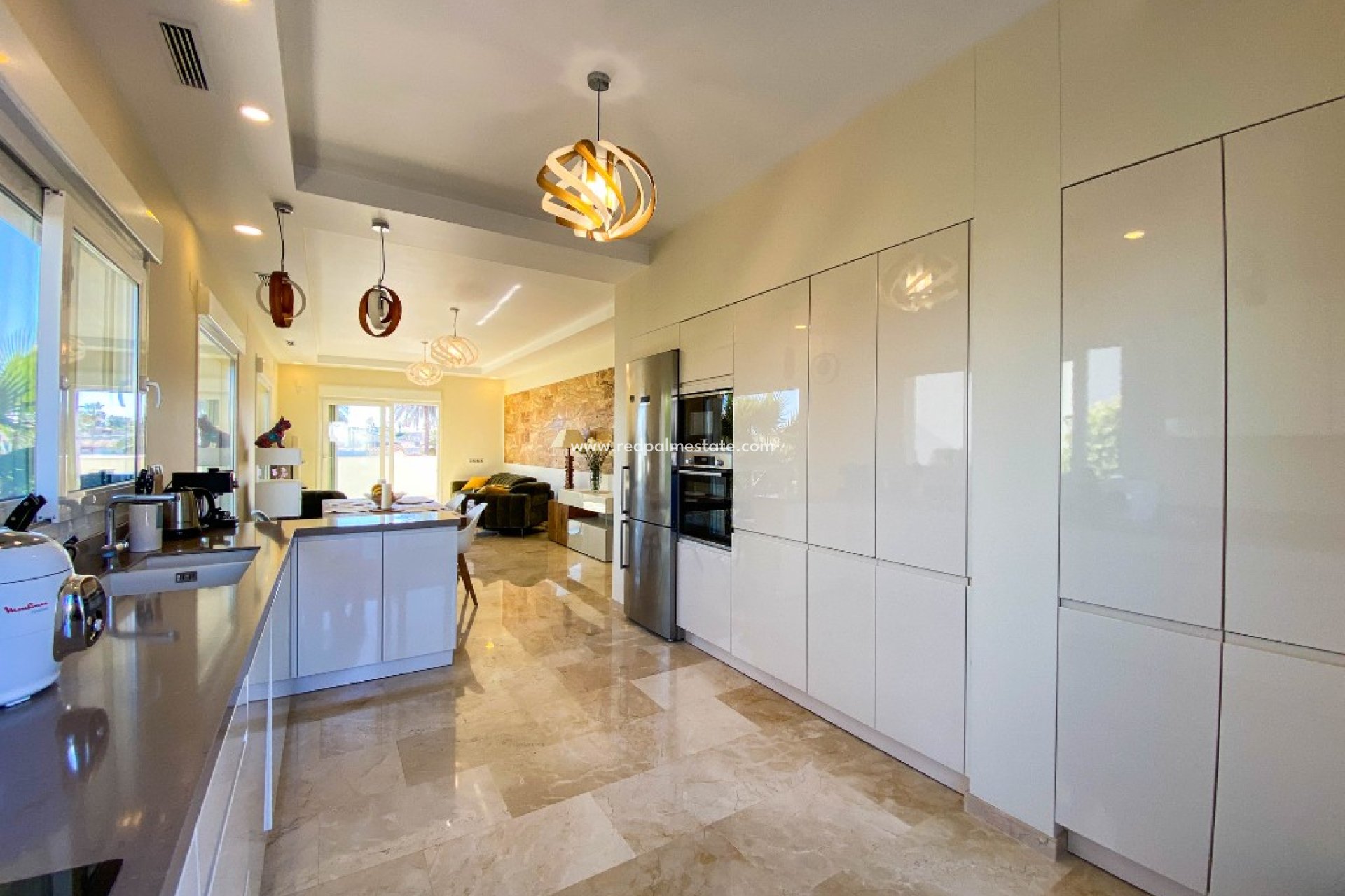 Resale - Villa -
Orihuela Costa - La Zenia