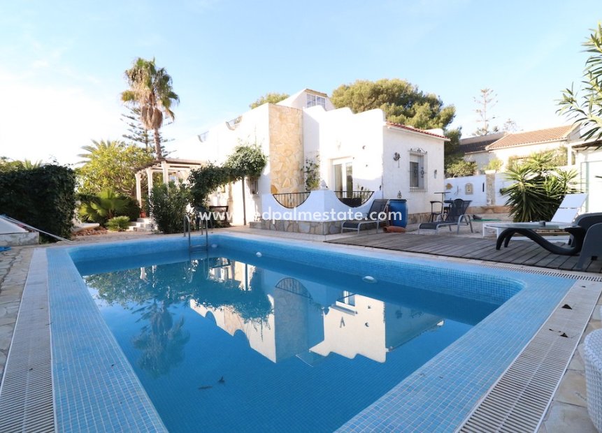 Resale - Villa -
Orihuela Costa - La Zenia