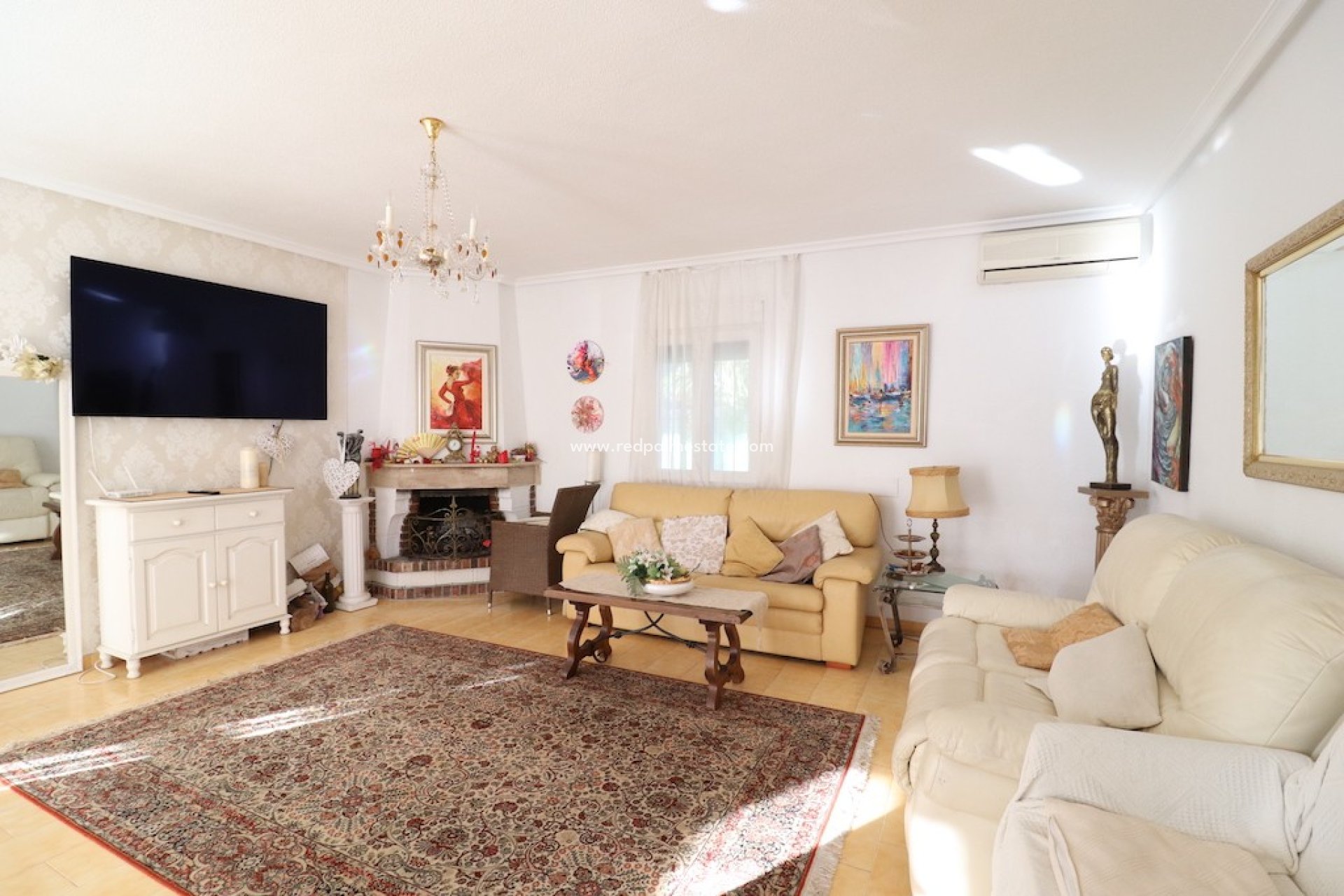 Resale - Villa -
Orihuela Costa - La Zenia