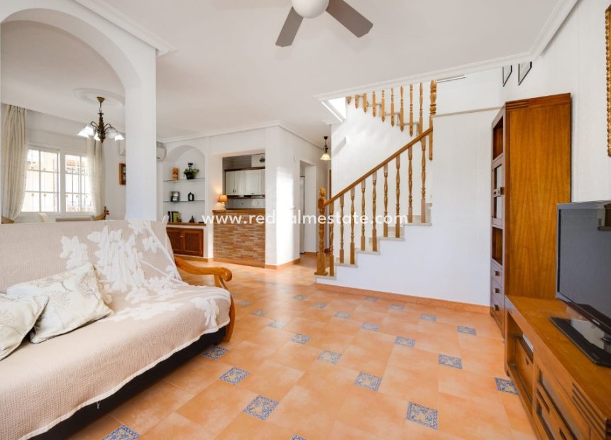 Resale - Villa -
Orihuela Costa - La Zenia