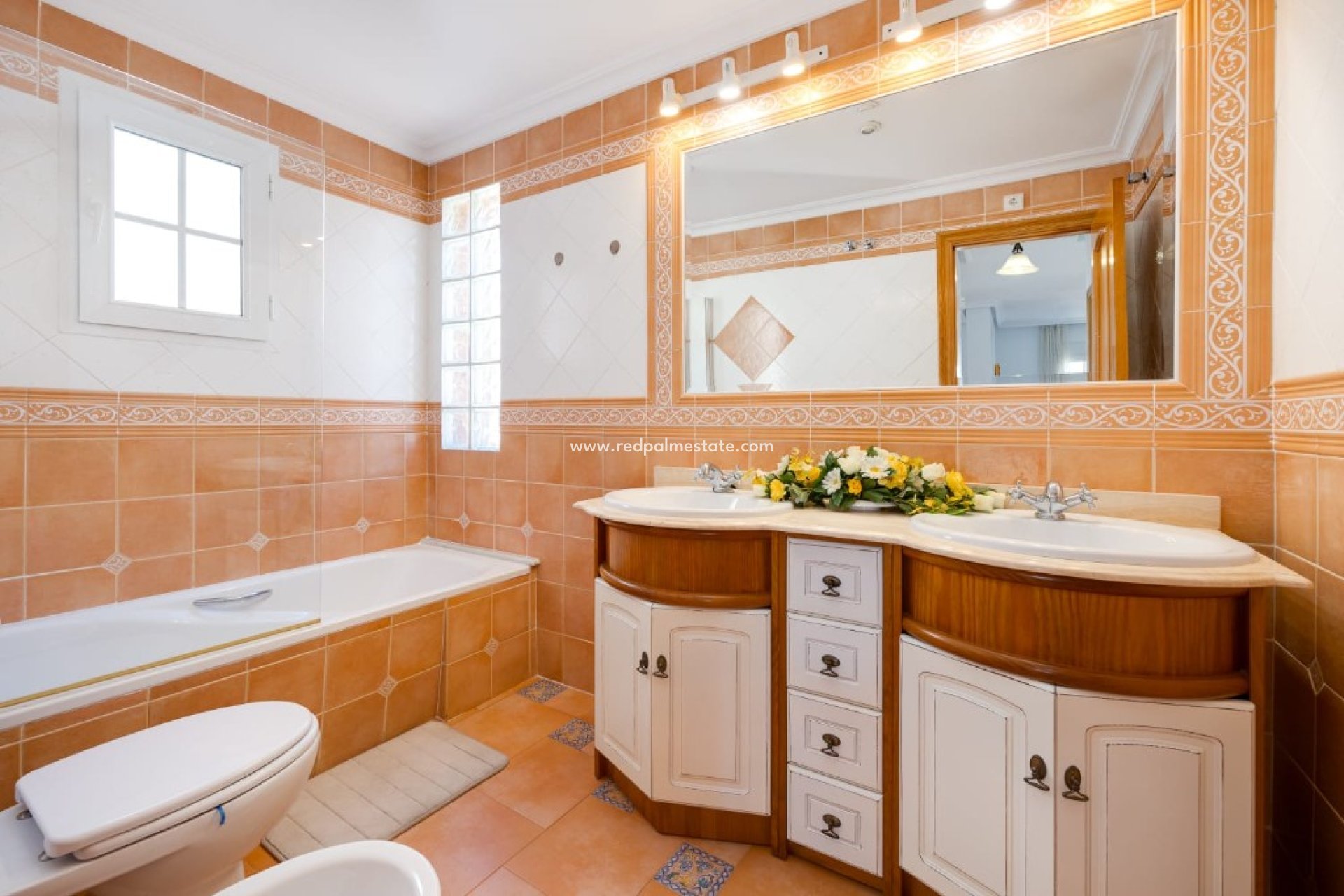 Resale - Villa -
Orihuela Costa - La Zenia