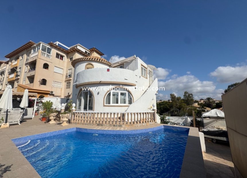 Resale - Villa -
Orihuela Costa - La Zenia
