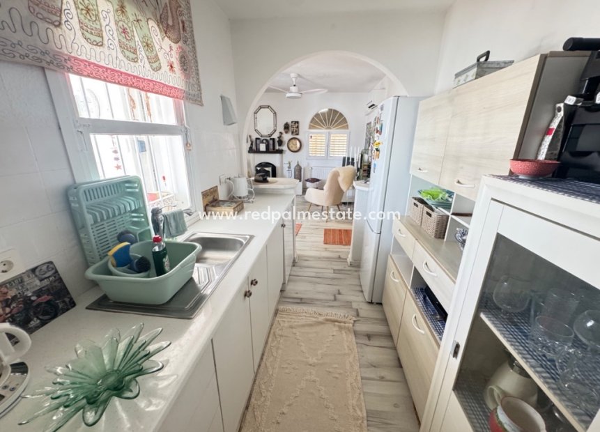 Resale - Villa -
Orihuela Costa - La Zenia