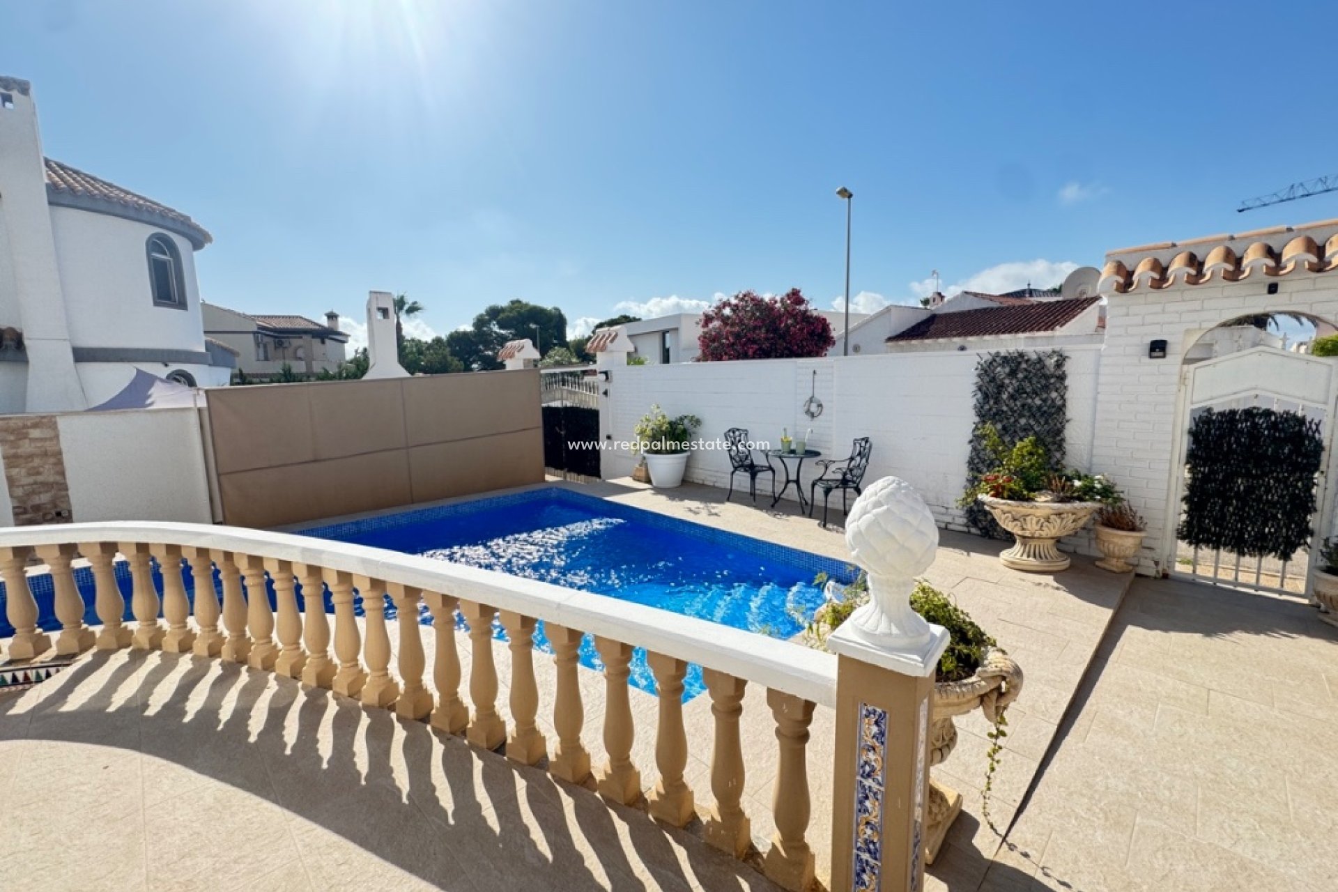 Resale - Villa -
Orihuela Costa - La Zenia