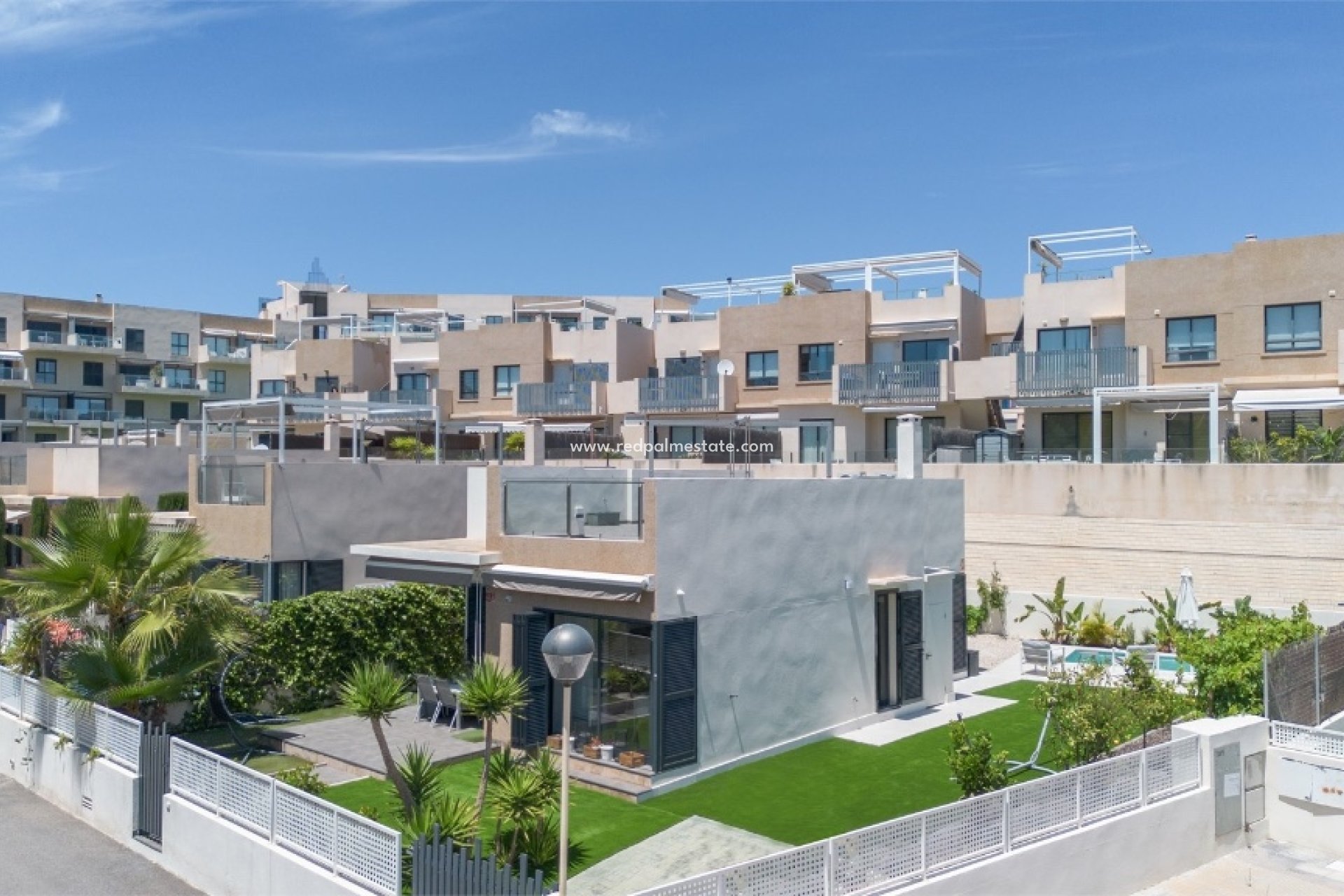 Resale - Villa -
Orihuela Costa - La Zenia