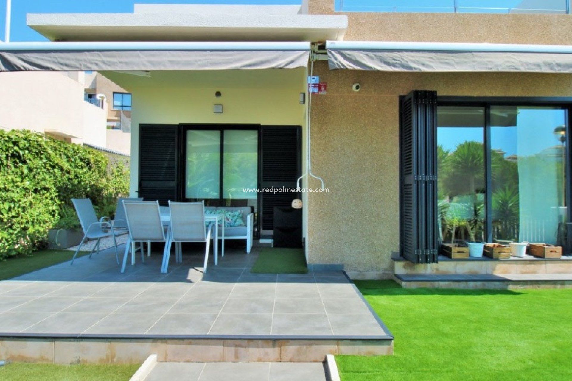 Resale - Villa -
Orihuela Costa - La Zenia
