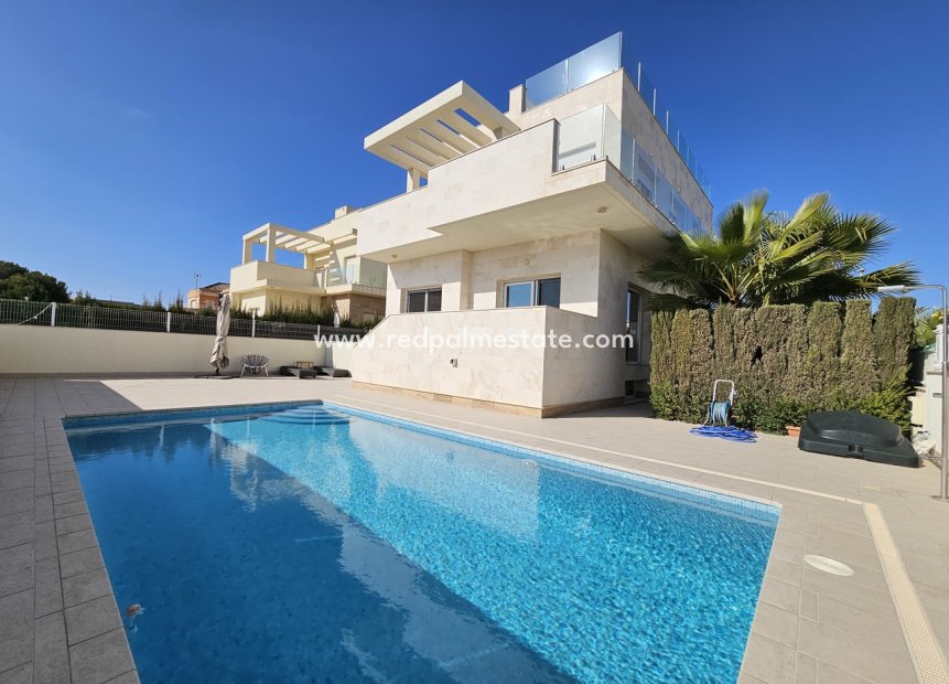 Resale - Villa -
Orihuela Costa - La Zenia