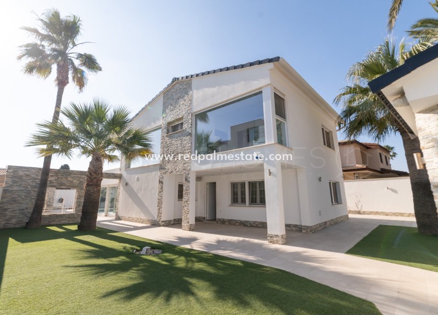 Resale - Villa -
Orihuela Costa - La Zenia