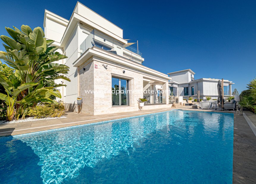 Resale - Villa -
Orihuela Costa - La Zenia