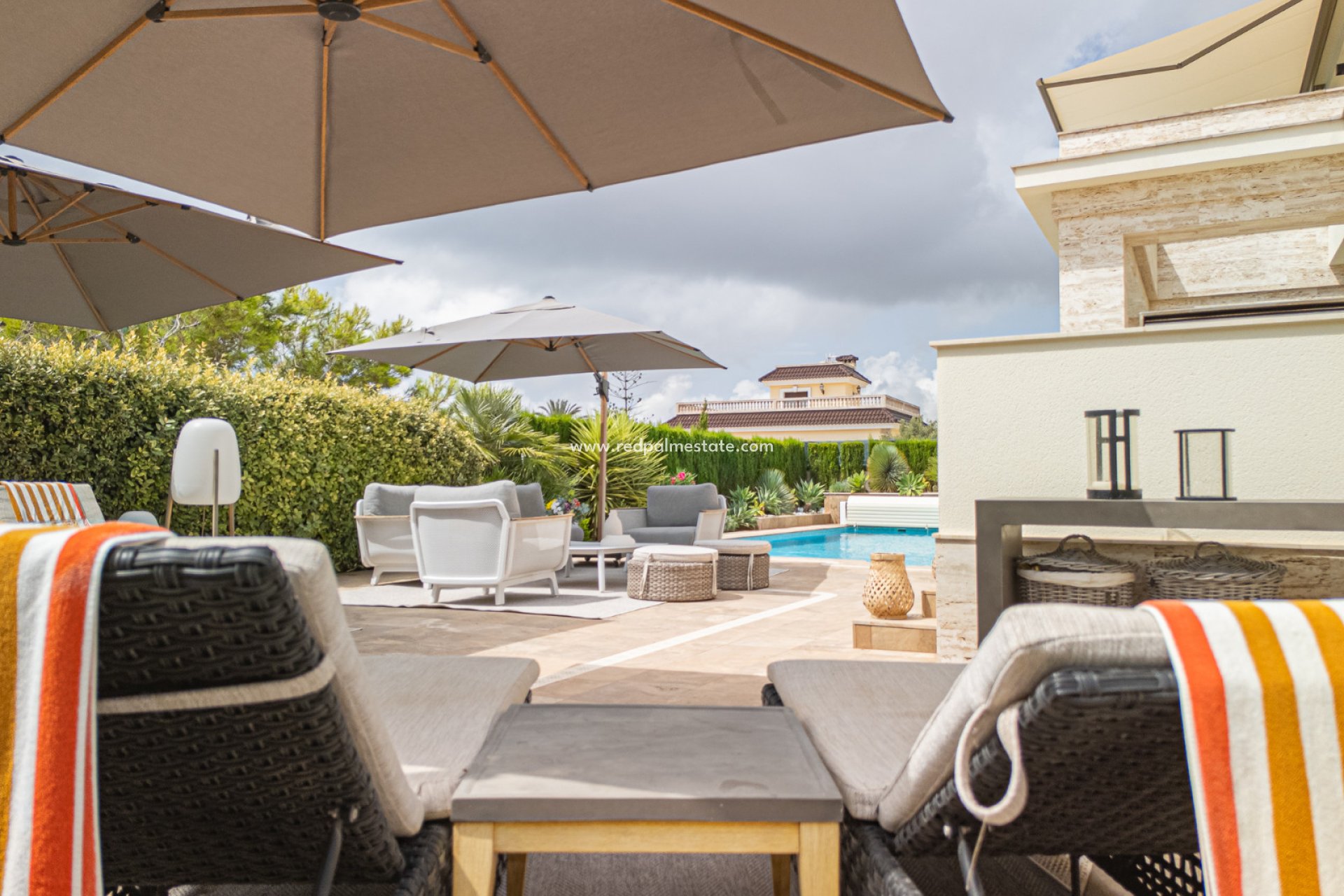 Resale - Villa -
Orihuela Costa - La Zenia