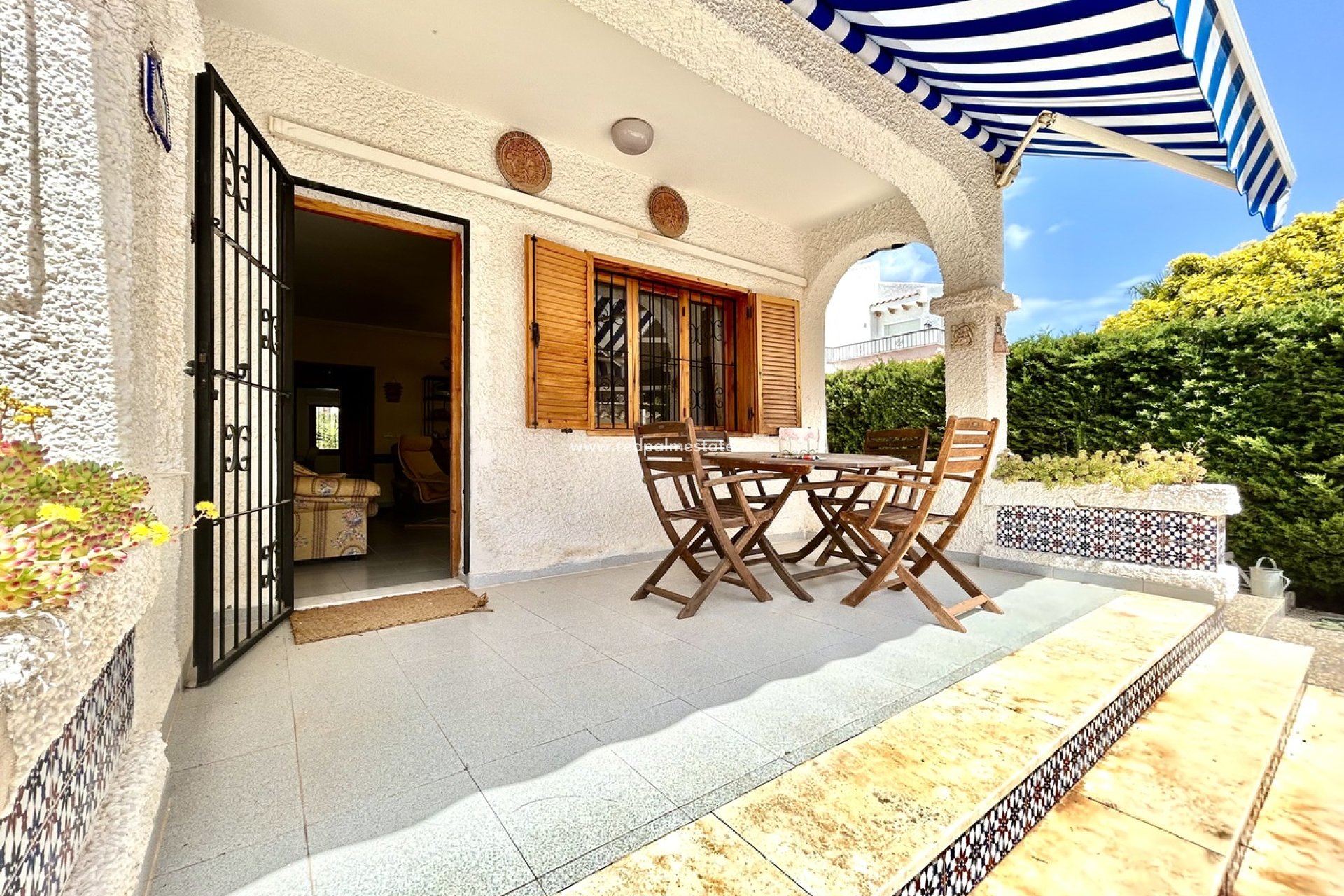 Resale - Villa -
Orihuela Costa - La Zenia