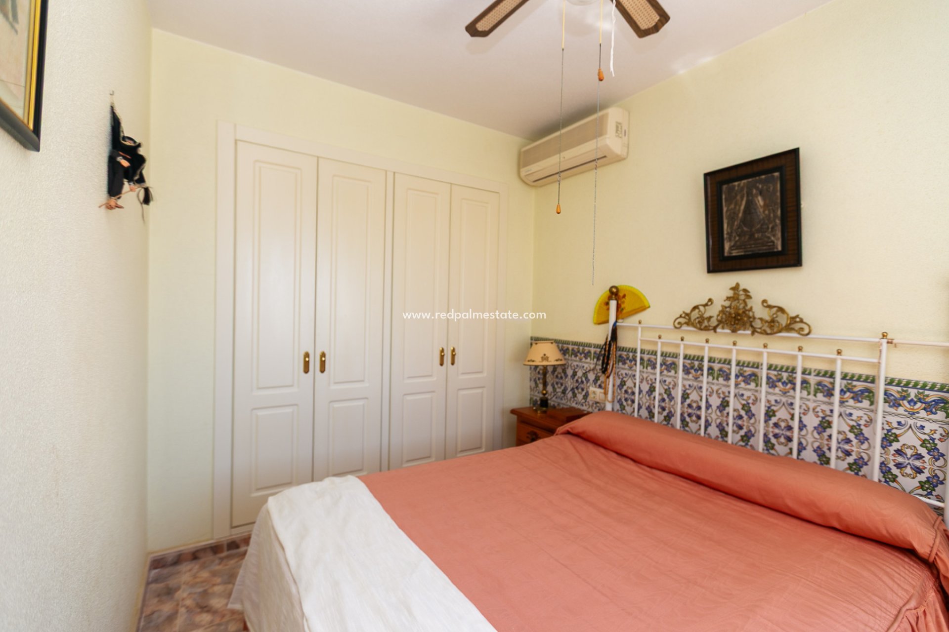 Resale - Villa -
Orihuela Costa - La Zenia