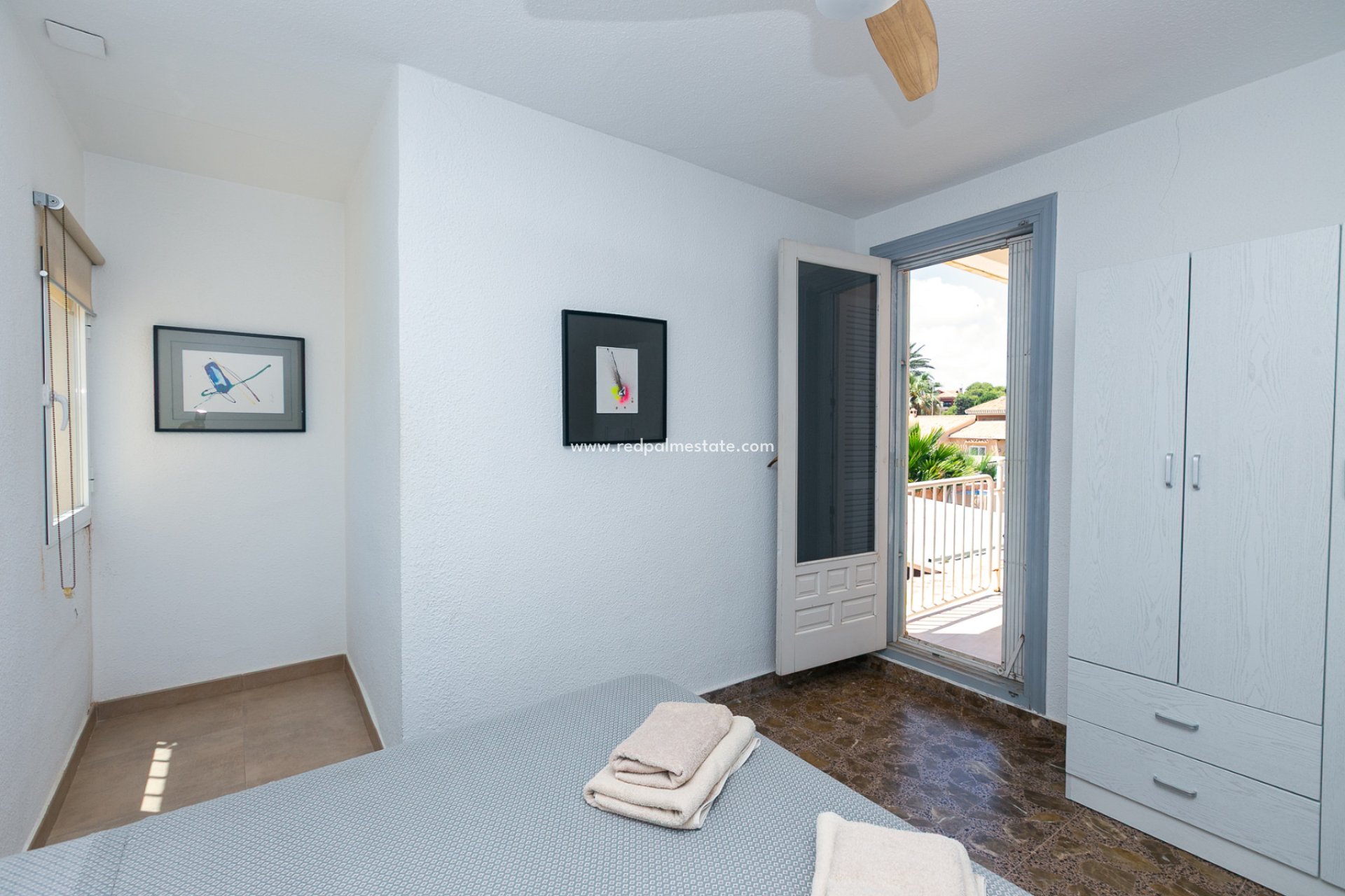 Resale - Villa -
Orihuela Costa - La Zenia