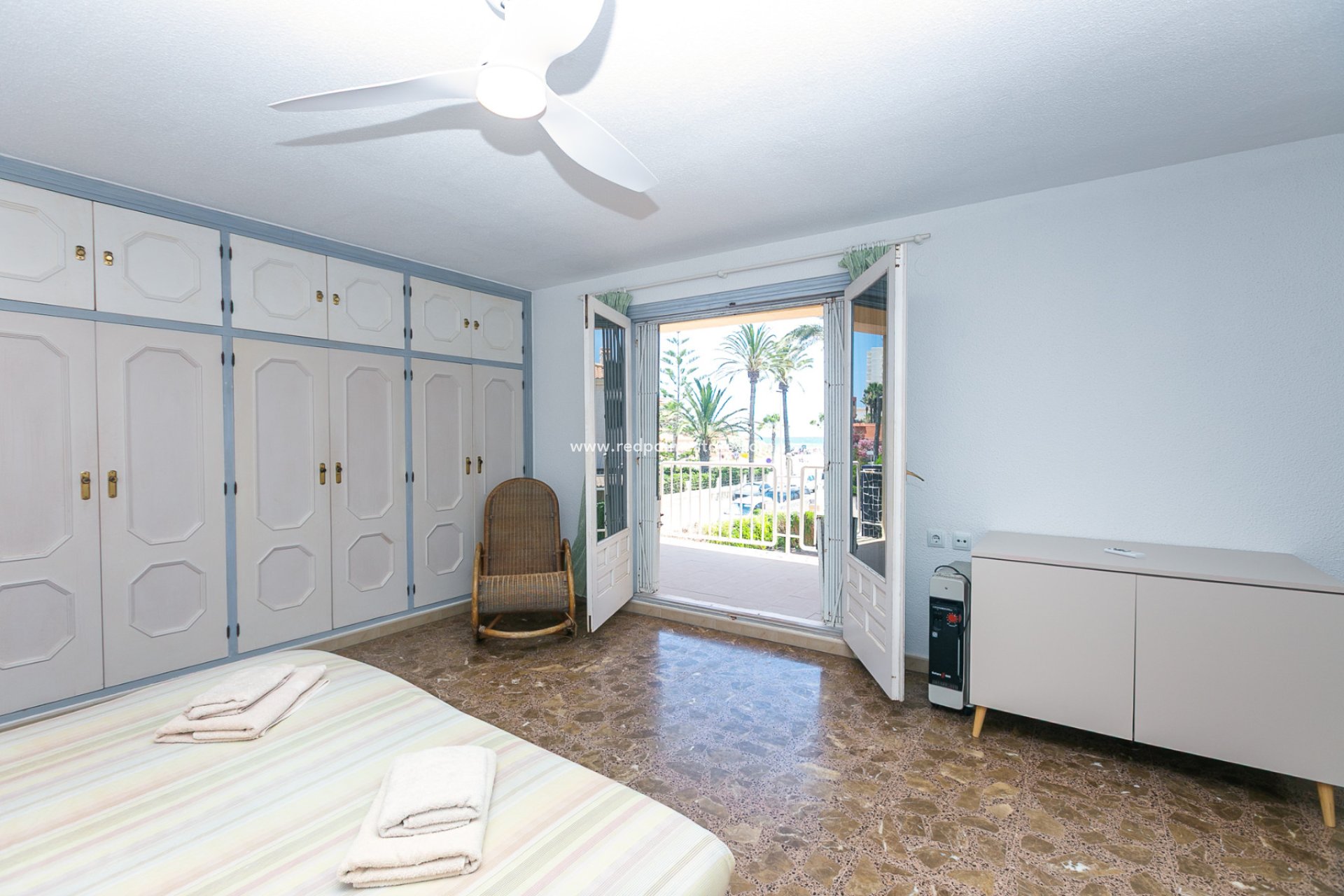 Resale - Villa -
Orihuela Costa - La Zenia