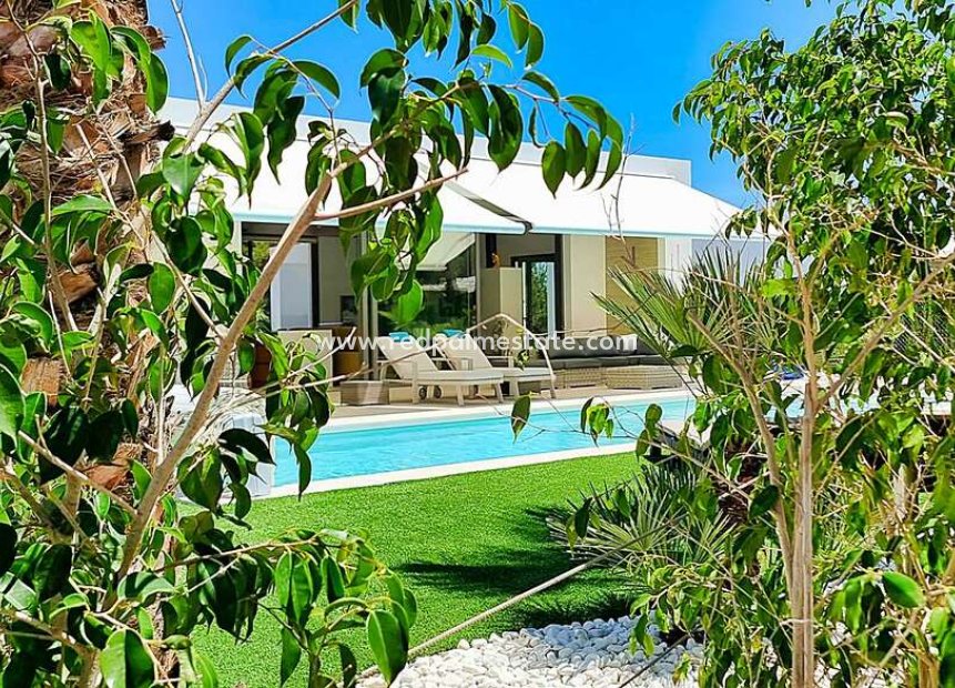 Resale - Villa -
Orihuela Costa - Las Colinas Golf