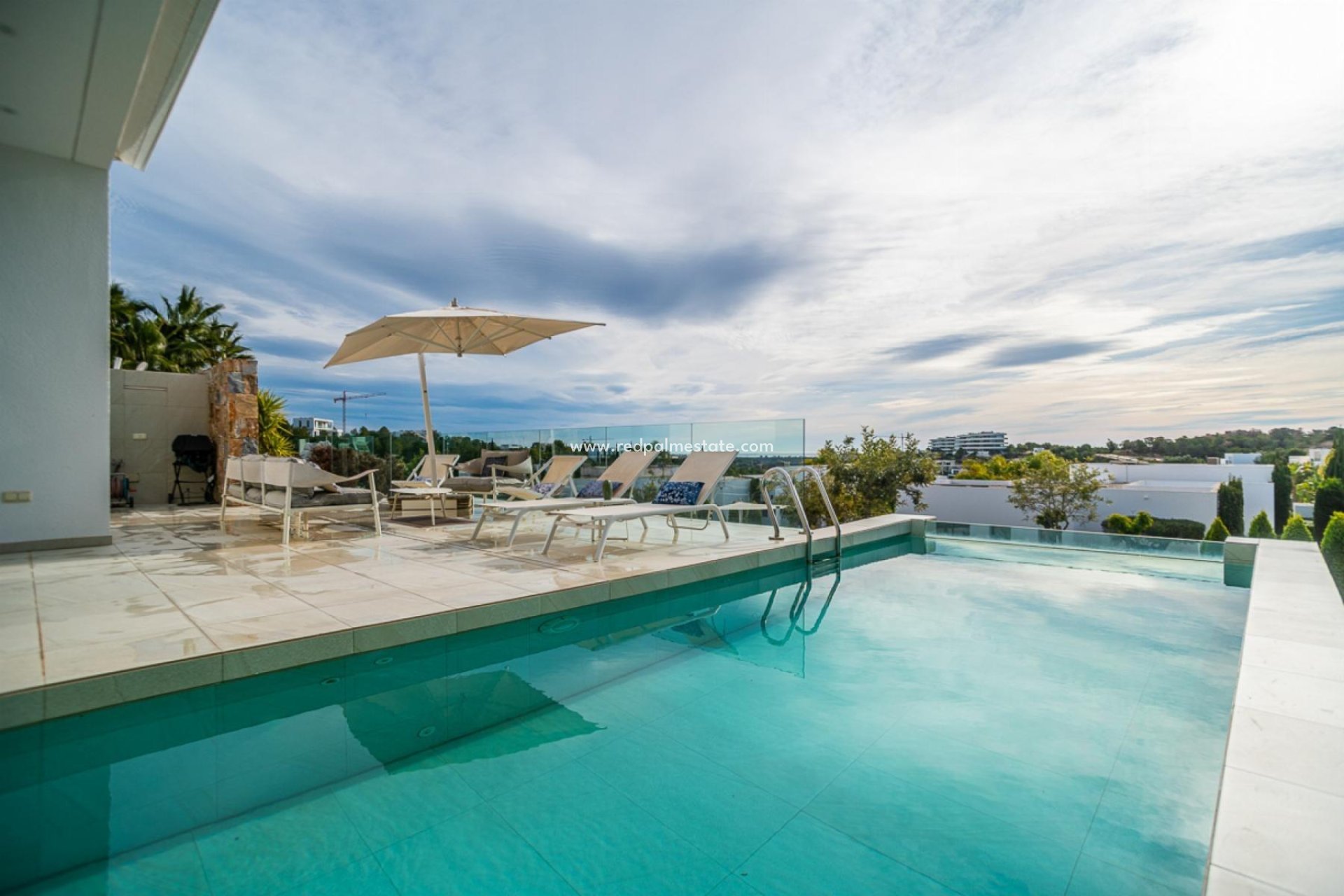 Resale - Villa -
Orihuela Costa - Las Colinas Golf