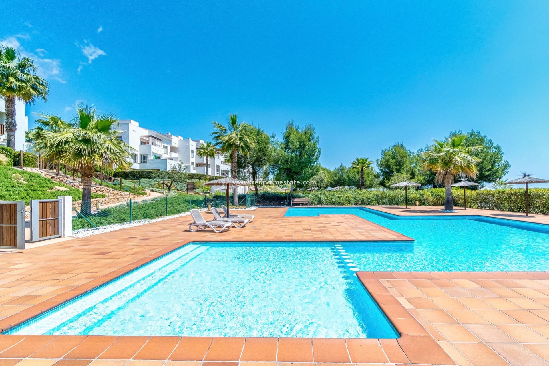 Resale - Villa -
Orihuela Costa - Las Colinas Golf