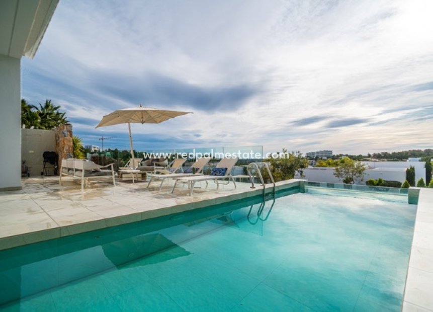 Resale - Villa -
Orihuela Costa - Las Colinas Golf