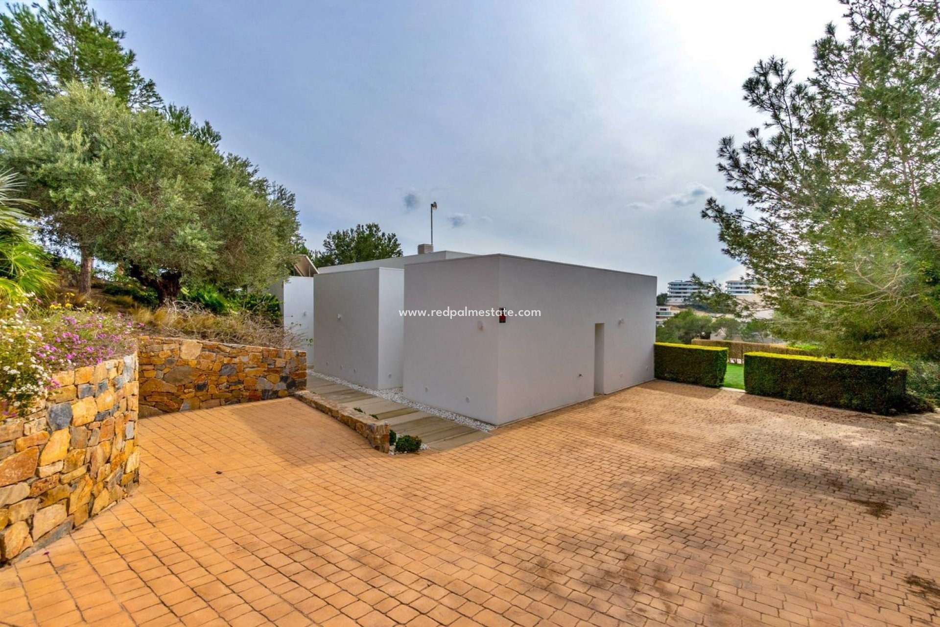 Resale - Villa -
Orihuela Costa - Las Colinas Golf