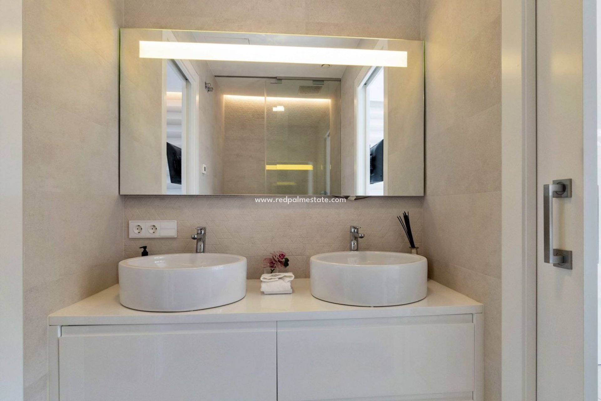 Resale - Villa -
Orihuela Costa - Las Colinas Golf