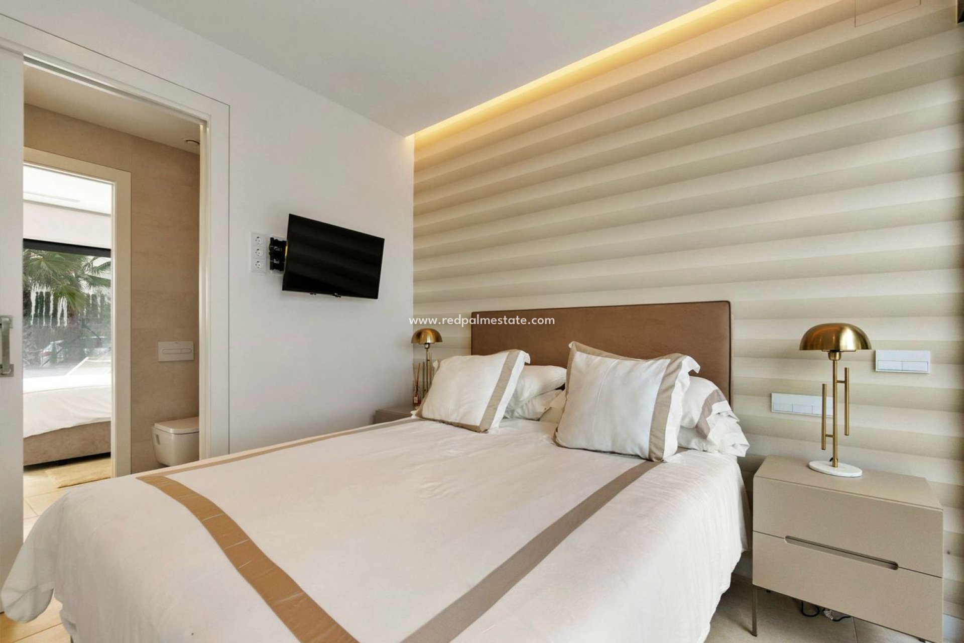 Resale - Villa -
Orihuela Costa - Las Colinas Golf